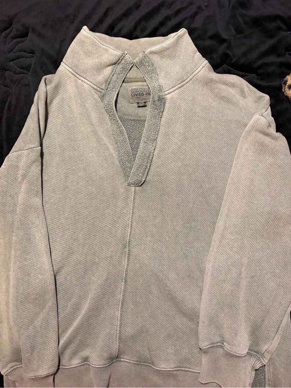 American Eagle Outfitters Light Green V‑Neck Pullover Sweater